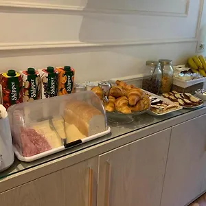 https://lory-house.it-romehotels.com